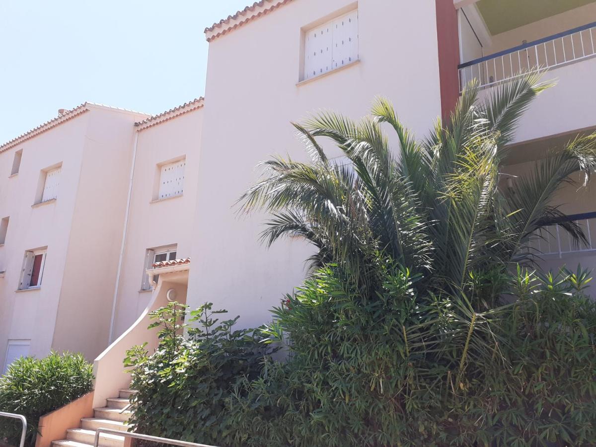 Bandol Nature Et Loisirs: Parking/ Piscine Экстерьер фото