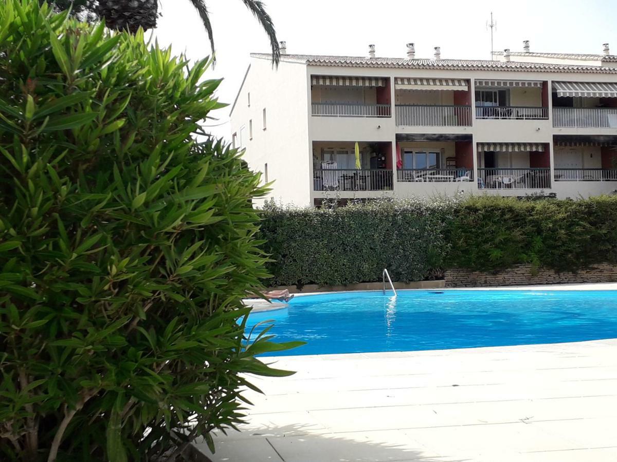 Bandol Nature Et Loisirs: Parking/ Piscine Экстерьер фото