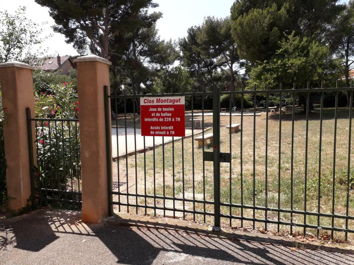 Bandol Nature Et Loisirs: Parking/ Piscine Экстерьер фото